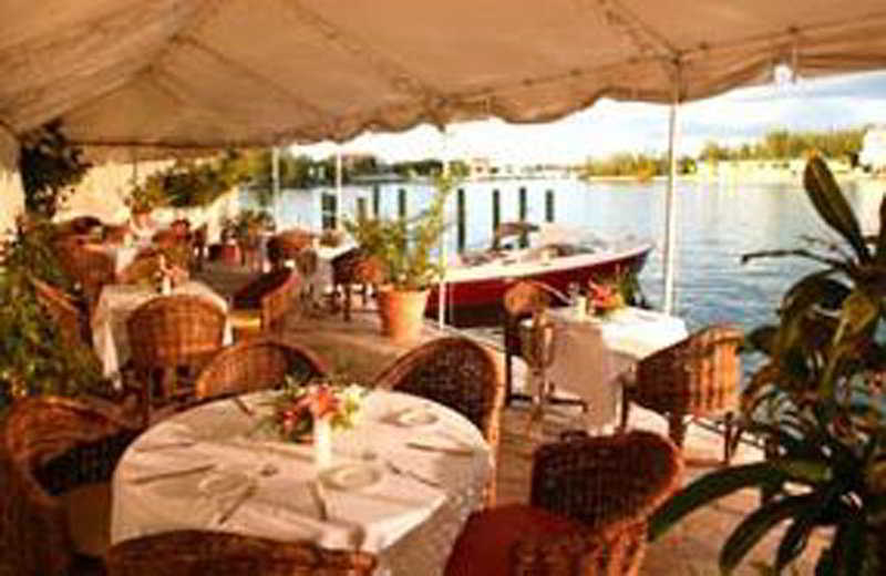 Pelican Bay Hotel Freeport Restaurant bilde